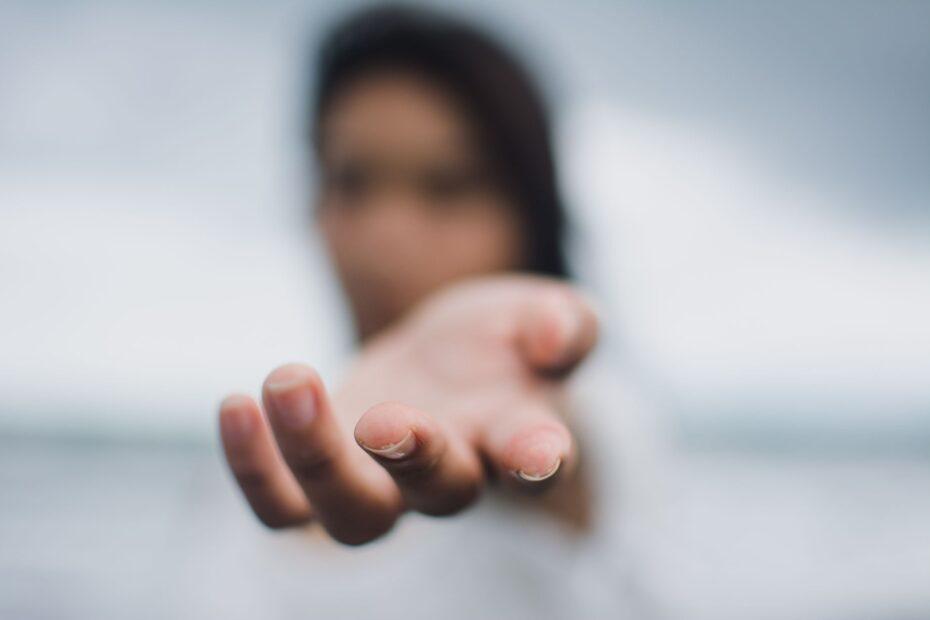 Illustration of The Difference Between Giving Advice and Offering Support