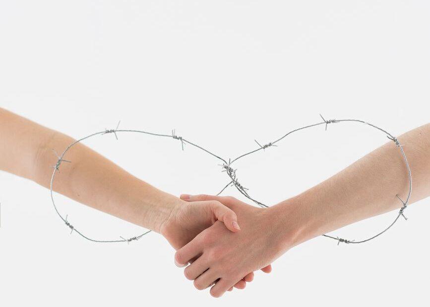 Illustration of The Role of Boundaries in Protecting Long-Term Relationship Health