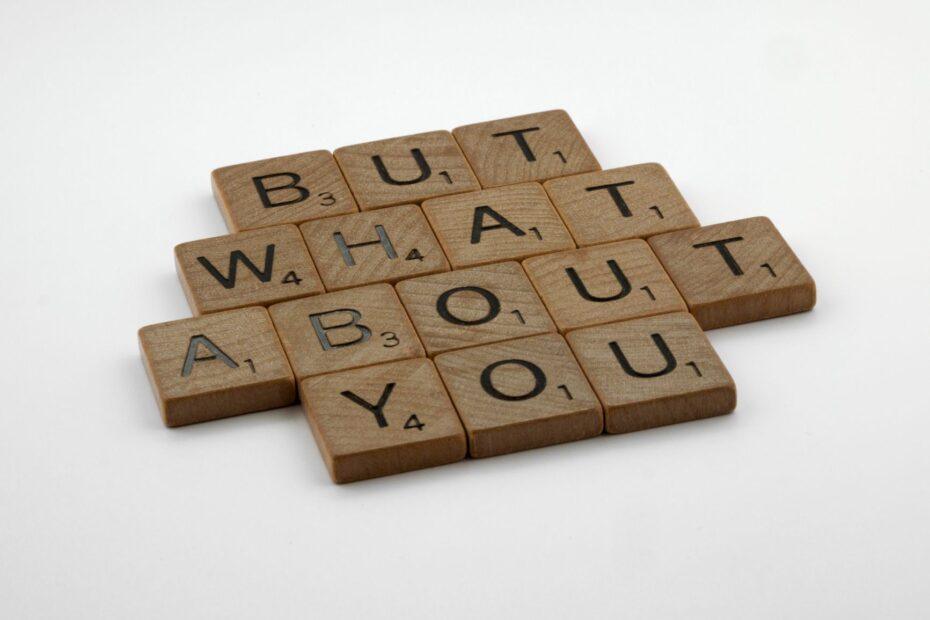 Illustration of What Digital Communication Habits Reveal About Relationship Priorities